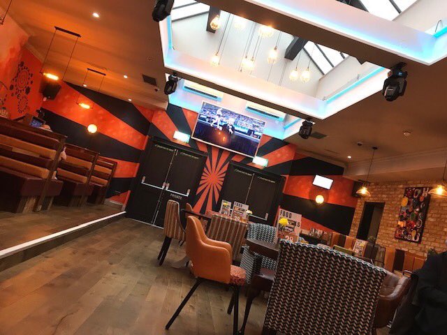 PembrookDesign's tweet image. Station Tap, Camberley for #stonegatepubs was handed over back in May. Here's the completed look.
#interiordesign #pubrefurb #refurbishment #projectmanagement #leisureindustry #newlook