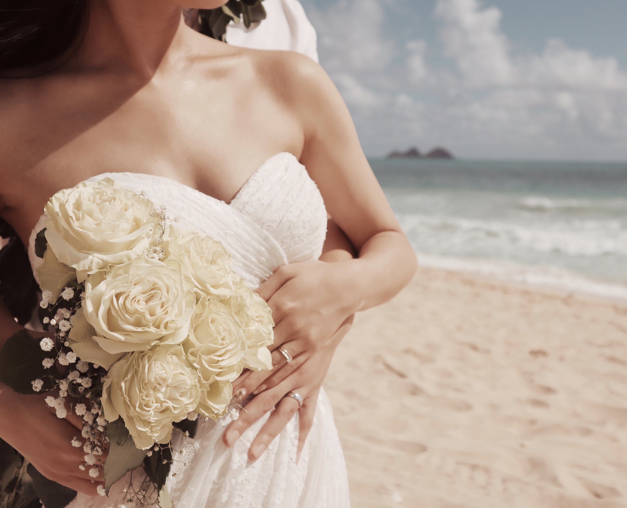 Dj Bee Hawaii この度私ごとですが3年ほどお付き合いしていた同い年の彼と結婚致しました それにちなんで 彼の方へハワイ移住しました T Co Zdcrwt3e8r Twitter