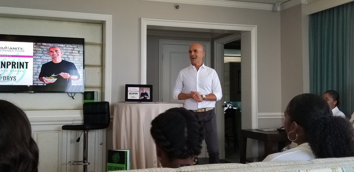 JessicaModkins's tweet photo. Thanks to @ATT.  I Had the pleasure of chatting with @22DaysNutrition #MarcoBorges at #C2Miami. @beyonce nutritionist stresses that: 1. Healthy habits will lead to a healthy life. 2. A plant-based diet will move you past diabetes, heart disease, &amp; menopause #HumanityofConnections https://t.co/o27NsjSQvm