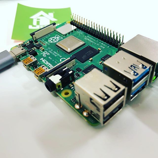 #Jeedom #rpi4 4go si on sortait une image officiel ? ift.tt/2KeI7uj