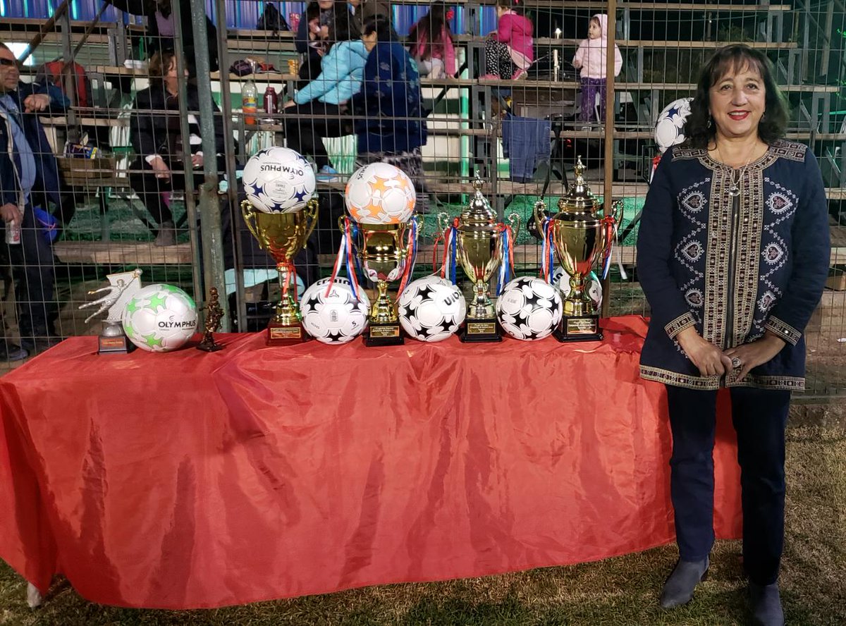core_rodriguez's tweet photo. #CoreRodriguez Premiación Torneo de Fútbol Amateur apertura Agrusela en el  marco del aniversario de la ciudad de Los Andes. https://t.co/ALTaVUe2C6
