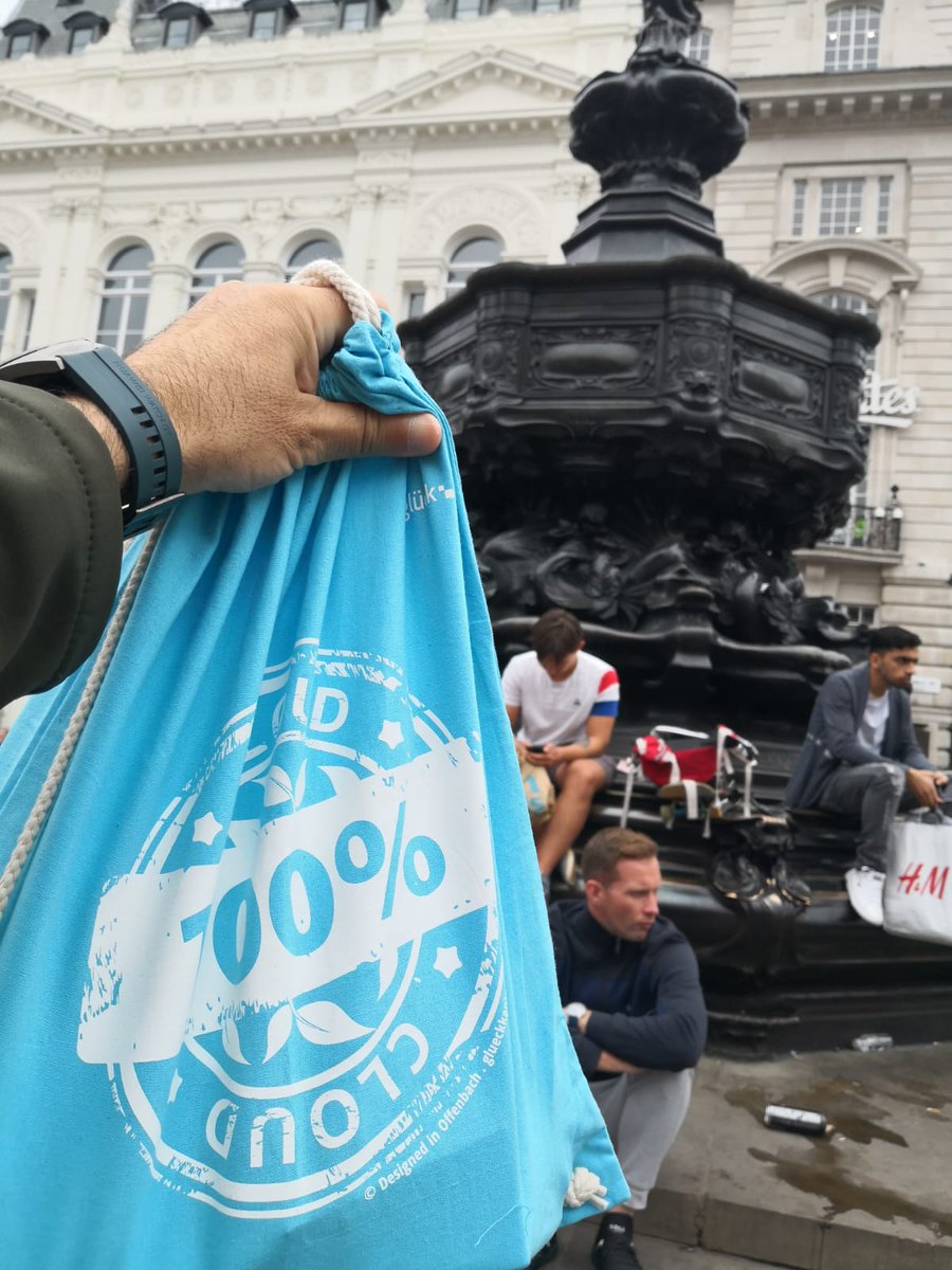 glueckkanja_'s tweet photo. #100PercentCloud Everywhere -thanks for sharing photos like this one from London. We love to see our strategy spreads around the world. https://t.co/Fubon0owF3
