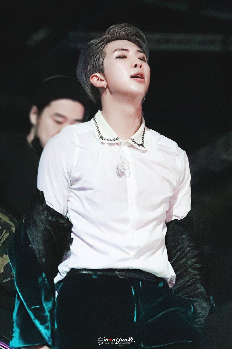 _cookie_taetae's tweet photo. @hhhaaarm1 Мне страшно, я слаб, я боюсь, 
Потому что в конце концов ты покинешь меня, 
Поэтому я снова надеваю маску   

                   BTS - The Truth Untold🖤 https://t.co/XvCzifWTgp