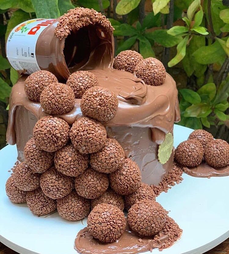 I’m nutellin you how fast I ate this entire cake😜
RETWEET IF YOU’D EAT THIS CAKE
@sweetshotatelier 

#MondayMotivation #mondaythoughts #MondayMorning