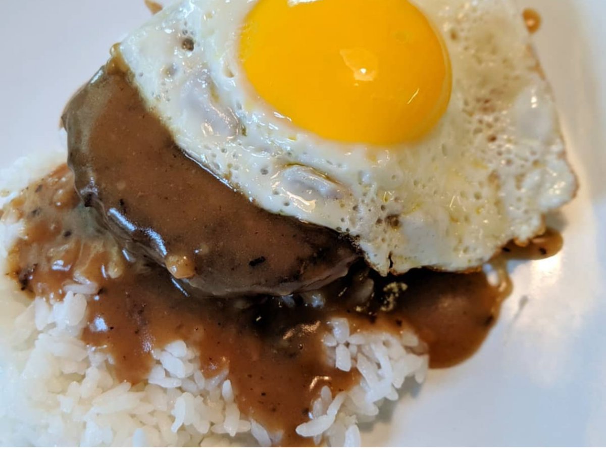 Tweaking the Loco Moco recipe. A few more small changes and it's ready for the public. #locomoco #onolicious #friedegg #gravy #howliesnc