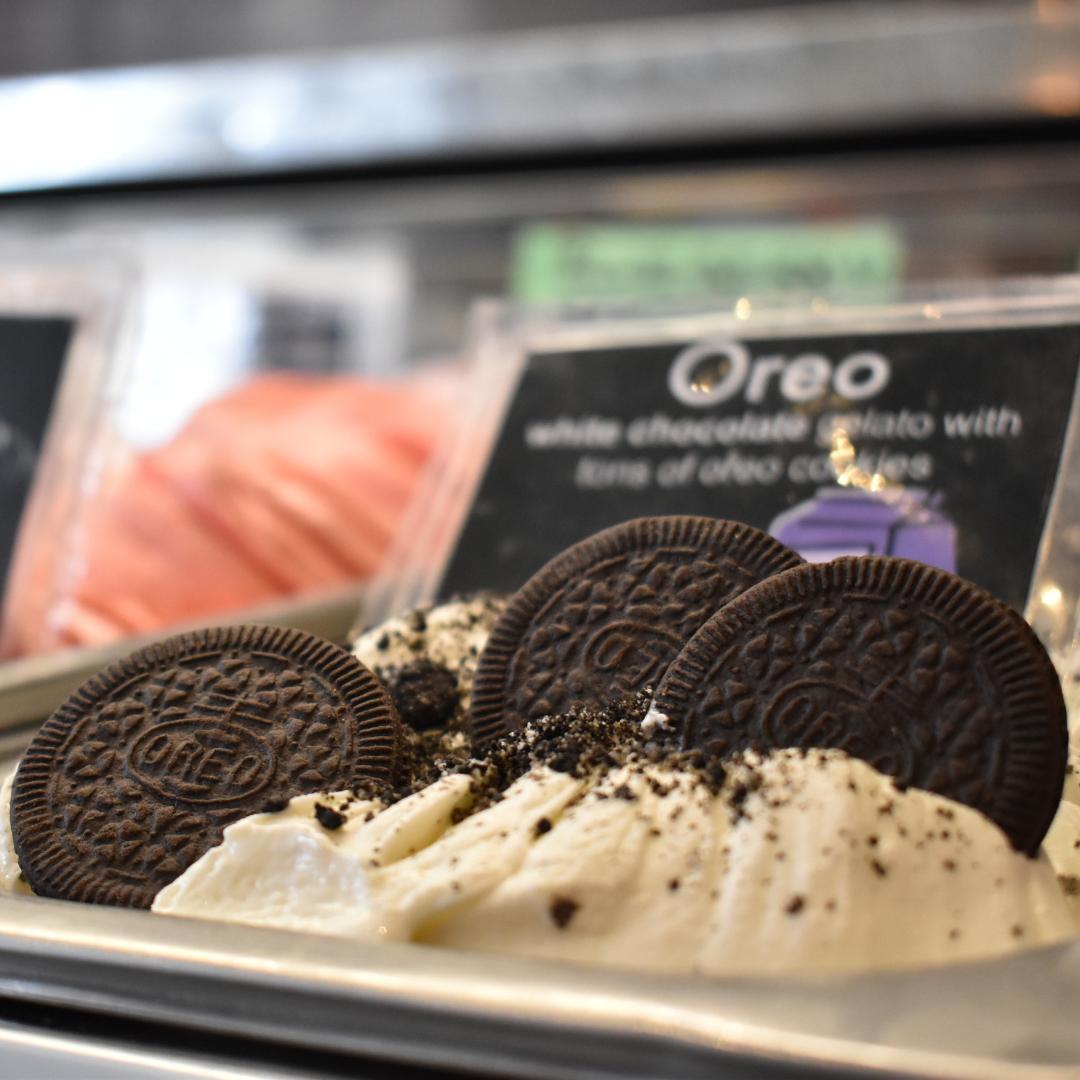 It may seem like a dream of cookies and cream, but believe it - we have Oreo gelato!
🍫🍪🍦
.
.
.
.
#oreo #cookiesandcream #oreogelato #torontotreats #oreoflavour #chocolate #dolcegelatoTO #dolcegelato #torontogelato #mondaymorning