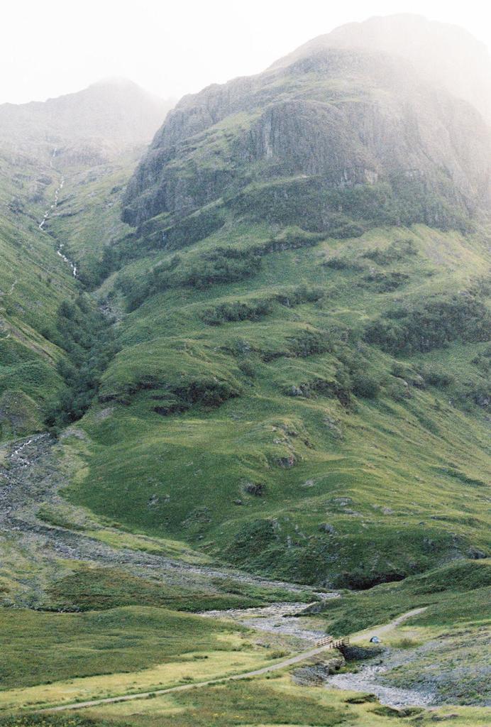 TravelStoriesBook tweet media