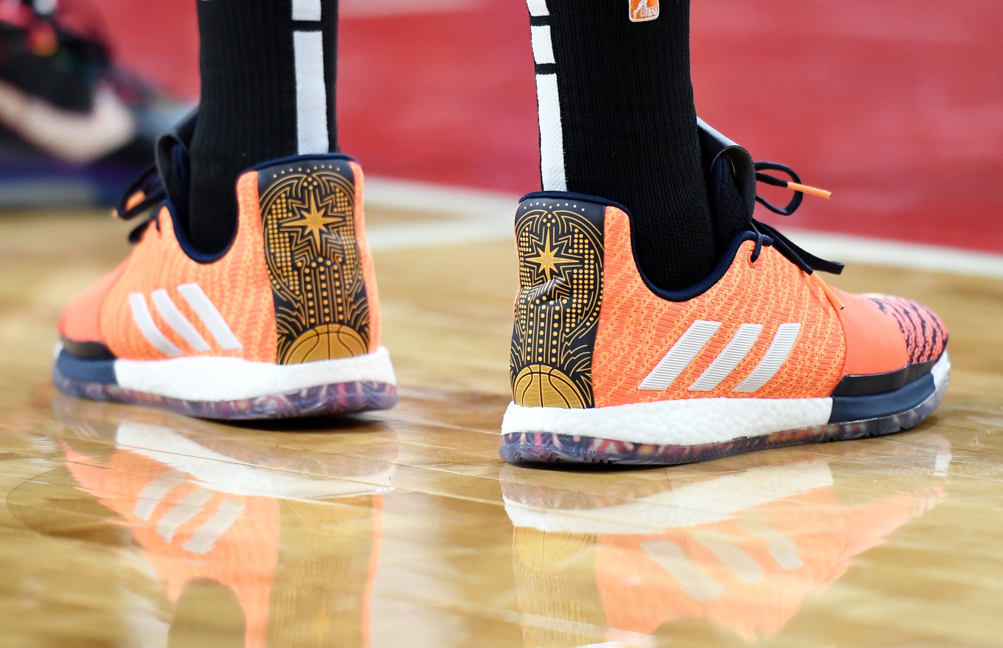 anfitrión Leia estas B/R Kicks on Twitter: ".@ecambage with the All-Star colorway of the Adidas  Harden Vol. 3 in Vegas. https://t.co/u1pZA25rHv" / Twitter