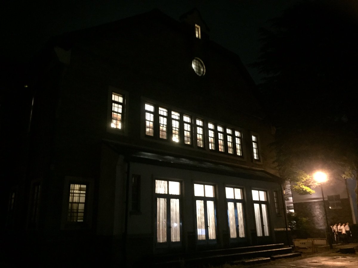 高瀬理恵 暁の犬 連載中 1 2巻発売中 上諏訪は諏訪湖畔 夜の片倉館 昭和初期に建てられたロマネスク様式の大衆浴場 千人風呂は今も入浴客が愛用 大広間を備えた隣館と 見学 入浴で1050円也 O 創設者の製糸会社社長 片倉兼太郎は 犬神家の 高瀬理恵 暁の犬 連載中 1 2巻発売中 上諏訪は諏訪湖畔 夜の片倉館 昭和初期に建てられたロマネスク様式の大衆浴場 千人風呂は今も入浴客が愛用 大広間を備えた隣館と 見学 入浴で1050円也 O 創設者の製糸会社社長 片倉兼太郎は 犬神家の