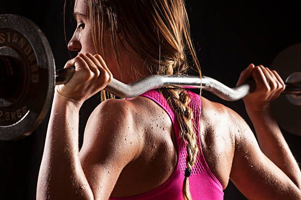ultra9s's tweet photo. Breaking a sweat is beneficial: It means we’re exerting ourselves, our blood is pumping, oxygen is flowing into our lungs and energizing our cells. But, If sweat sits on the skin too long, it can irritate the skin. 
💦 💦 After your sweat sesh, cleanse—but gently. https://t.co/z9013nCRw2