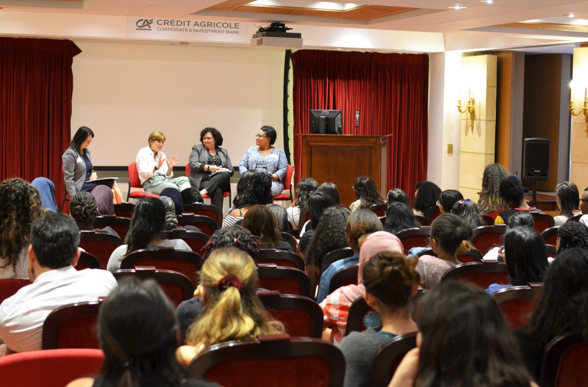 Friday in #NewYork, we were thrilled to welcome high schoolers from the @SadieNash Summer Institute! Three of our women senior bankers talked about their careers in finance & the challenges they had faced. Our interns shared inspiring tips for college admissions! #womeninfinance