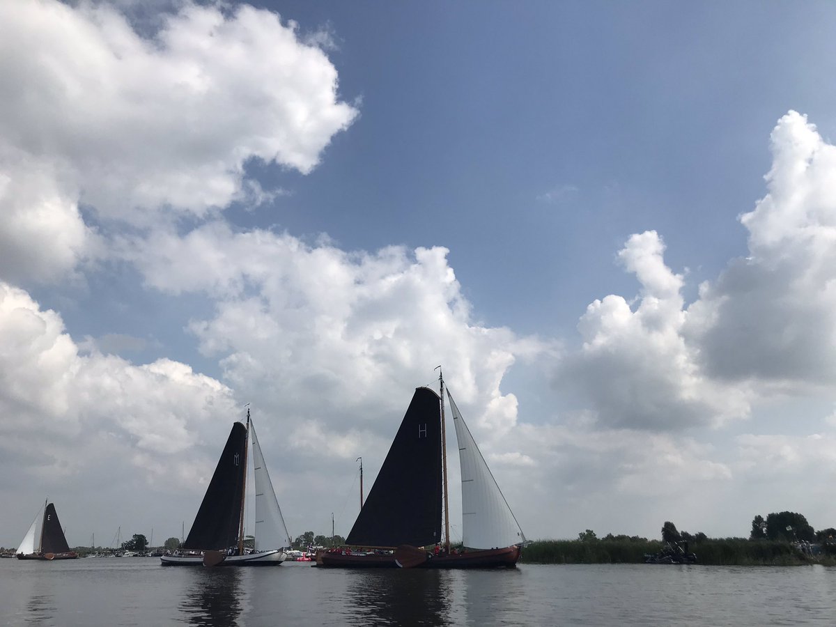Huizum zeilde van plek 14 naar 2, Heerenveen (die de protestvlag eruit heeft gehaald) eindigt vandaag als derde.#SKS19