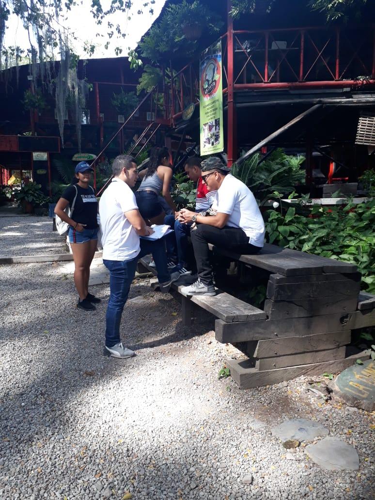 CCVALLEDUPAR's tweet photo. El día domingo se realizaron encuestas de turismo receptor en el municipio de manaure. #SiturCesar #CamaraDeComercio 🌎👍🏻 https://t.co/YRtKUe86XX