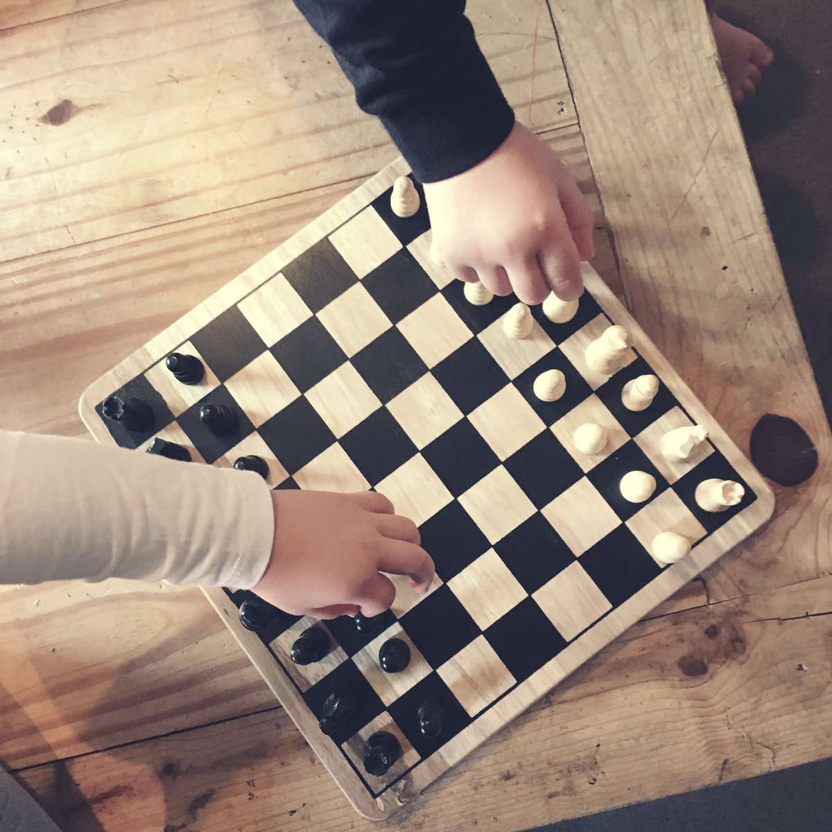 the_foolishking's tweet photo. Rainy day chess this Summer ♟#summerHoliday #chess #kidschess #familyfun #goodgame https://t.co/Wtv6jaGfOq