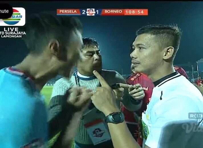 rickytfq's tweet photo. it should have been a red card and no penalty occurred. https://t.co/5KZmBPqelX