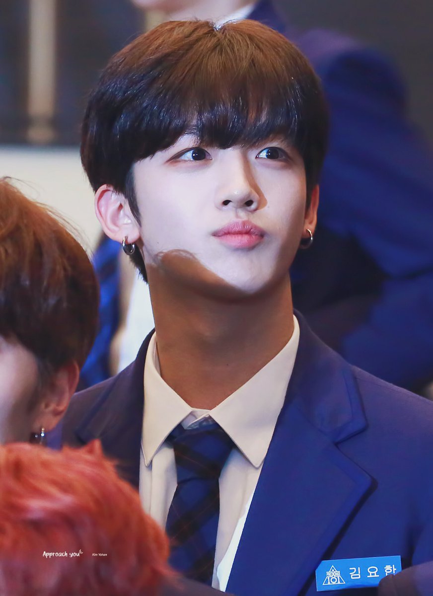 yohan_ns2's tweet photo. 190423 블루카펫

*゜    (\ (\
c(⌒(_*´ㅅ`)_ 깅요한❤️

#요한 #김요한 #KIMYOHAN #YOHAN
#X1 #엑스원 #프로듀스X101 #프듀X #PRODUCEX101 #PRODUCE_X101 https://t.co/0urseHy5wm