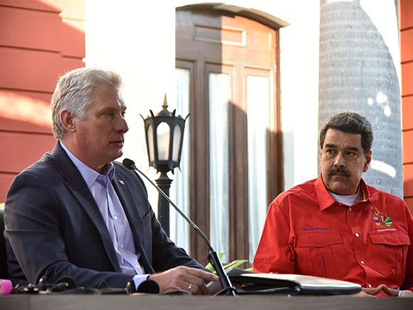 RogelioSierraD's tweet photo. Nuestro Presidente @DiazCanelB en el encuentro anual del #ForoDeSaoPaulo: "Respaldar y defender a #Venezuela es enfrentar decididamente el retorno de la Doctrina Monroe y la escalada imperialista contra nuestros pueblos" #SomosCuba #SomosContinuidad @CubaMINREX @NicolasMaduro https://t.co/dnL2izAfbv