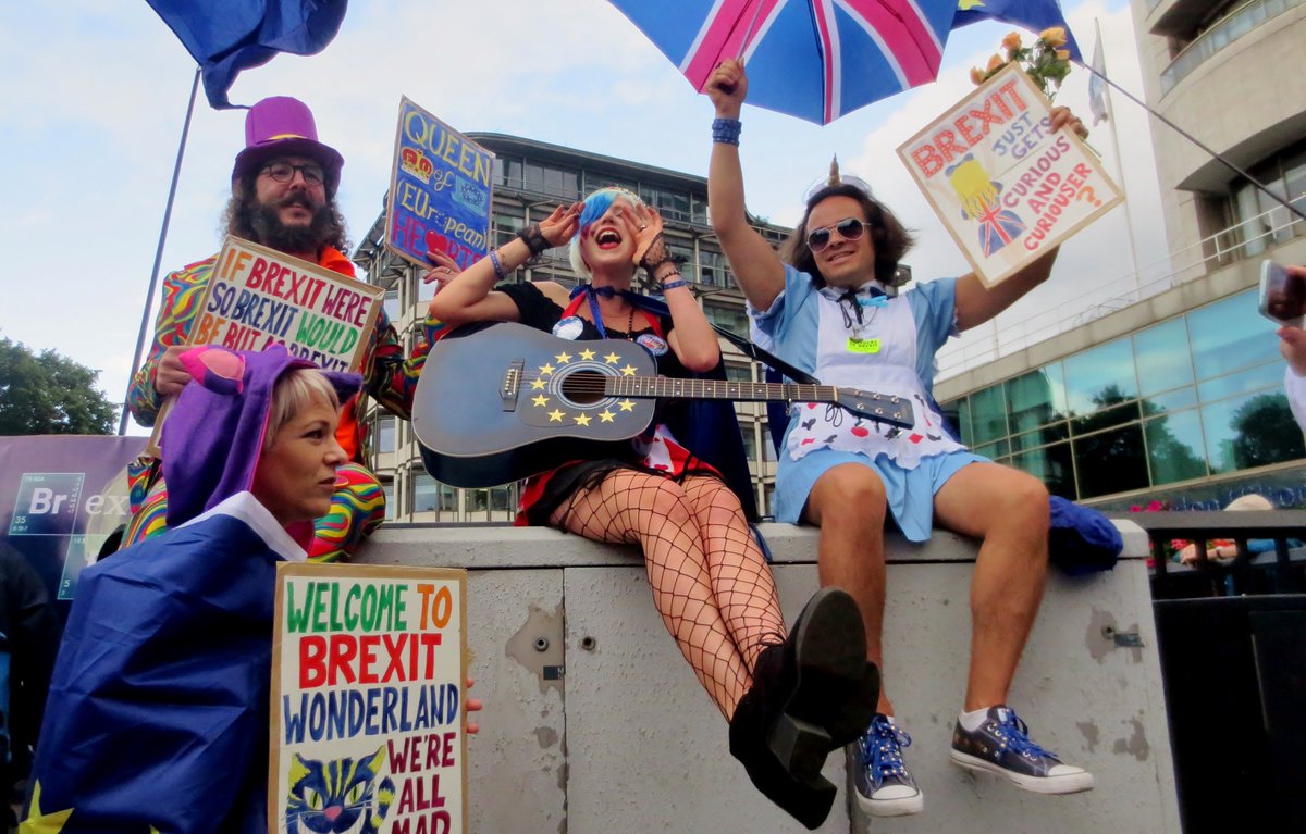 RJRphotos's tweet photo. Madeleina Kay-@MadeleinaKay @joelbaccas #EUsupergirl #MarchForChange #EUsupergirlTour #NoDealBrexit #FBPE #AntiBrexit #StopBrexit #NoToBoris #BollocksToBoris #BorisJohnson #Protest #AntiBrexitProtest #Referendum #EuropeanUnion #PeoplesVote #NotMyPM #BollockstoBrexit #ParkLane https://t.co/DCWdgbGPgY