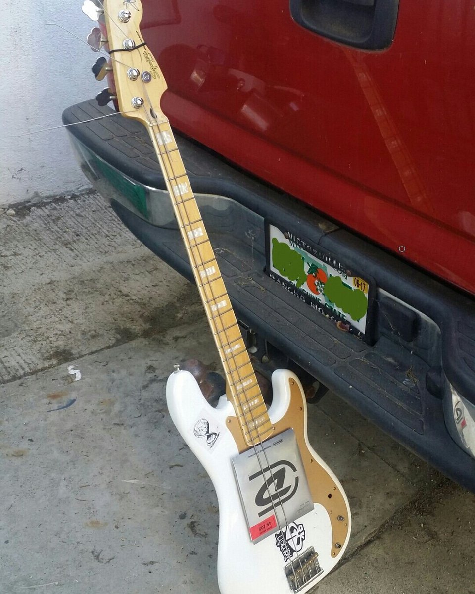 RottBite's tweet photo. there she is Sky's Squier Chris Aiken Signature bass. upgraded to #basslines and replaced the plastic pickguard to a metal one. #Fender #strungout @ChrisAikenMusic @StrungOut https://t.co/mocsEo817M