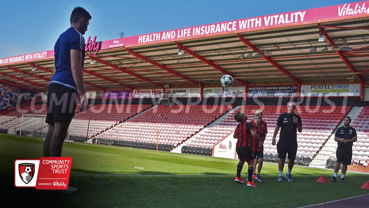 JUNIOR CHERRIES - <a href="/JamieFreestyle/">Jamie MacDonald</a> took on a few Junior Cherries in our first challenge of the day! 

<a href="/AFCBusiness/">AFC Business</a> <a href="/plcommunities/">Premier League Communities</a>