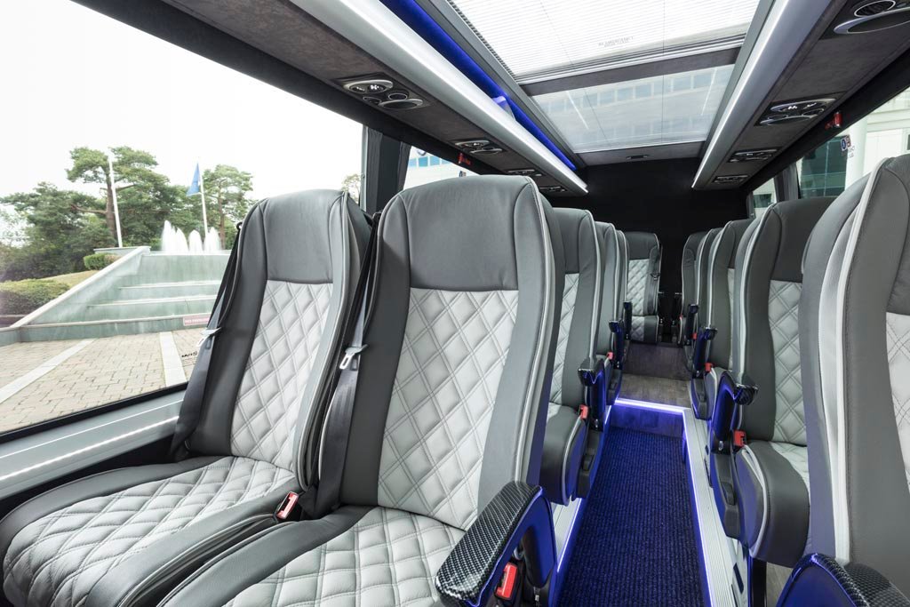 EVM_UKIRL's tweet photo. ✨PLANTS LUXURY TRAVEL TAKES DELIVERY OF THEIR NEW EVM X-CLUSIVE 16 SEATER +D✨
▪Glass panoramic roof 
▪EVM Coach back boot door with gas lift up struts
▪16 Executive class 110 seats in real leather
▪EVM Panoramic double glazed saloon windows 
https://t.co/gxQOrcCT1z #minbus https://t.co/kNyjxK0Y0h