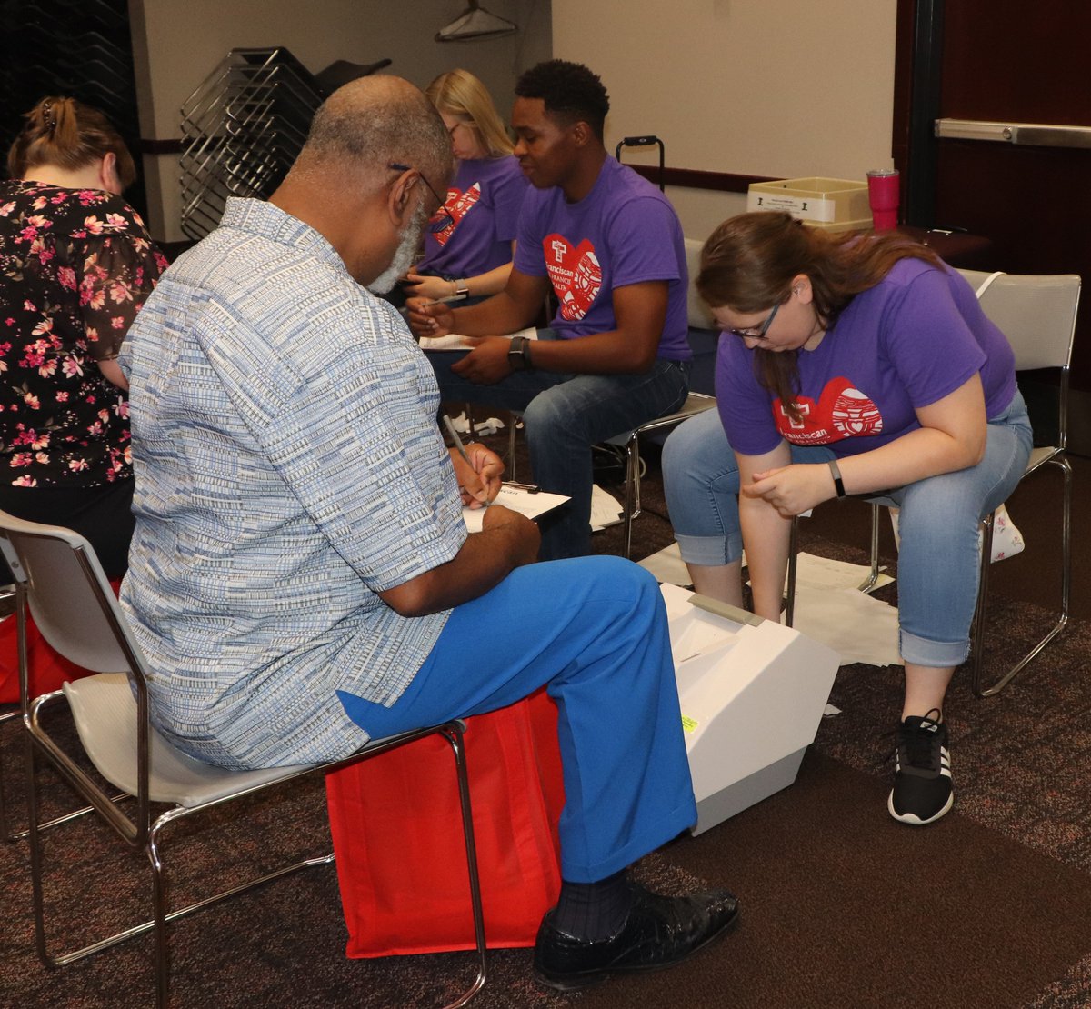 SOIEmployees's tweet photo. The State Employee Health & Wellness Fair is TODAY until 2 p.m. in IGC-S atrium! Stop by to hear from health experts and pick up some giveaway goodies! #HAWM2019 #InvestInYourHealthIndiana https://t.co/B7Sz9Lkdxk