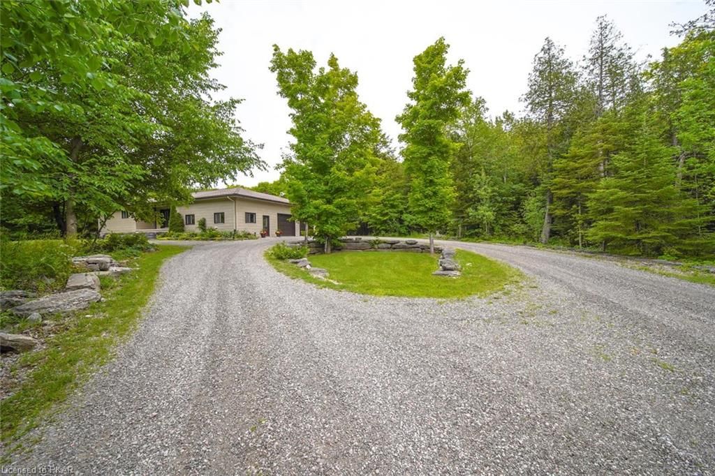 JoGrahamRealtor's tweet photo. Check this out!
$685,000 923 Rock Rd, #Dourodummer #Ontario
Check Out This New Listing On Rock Road Beside Back Dam Park. It’s A Great #OpenFloor Plan Living Area Plus A Huge Garage &amp; Mud Room Area That Would Make An Ideal #Workshop.
https://t.co/SwgnQnLOpu
#Lakefield #StoneyLake https://t.co/vZtnmHfGRQ