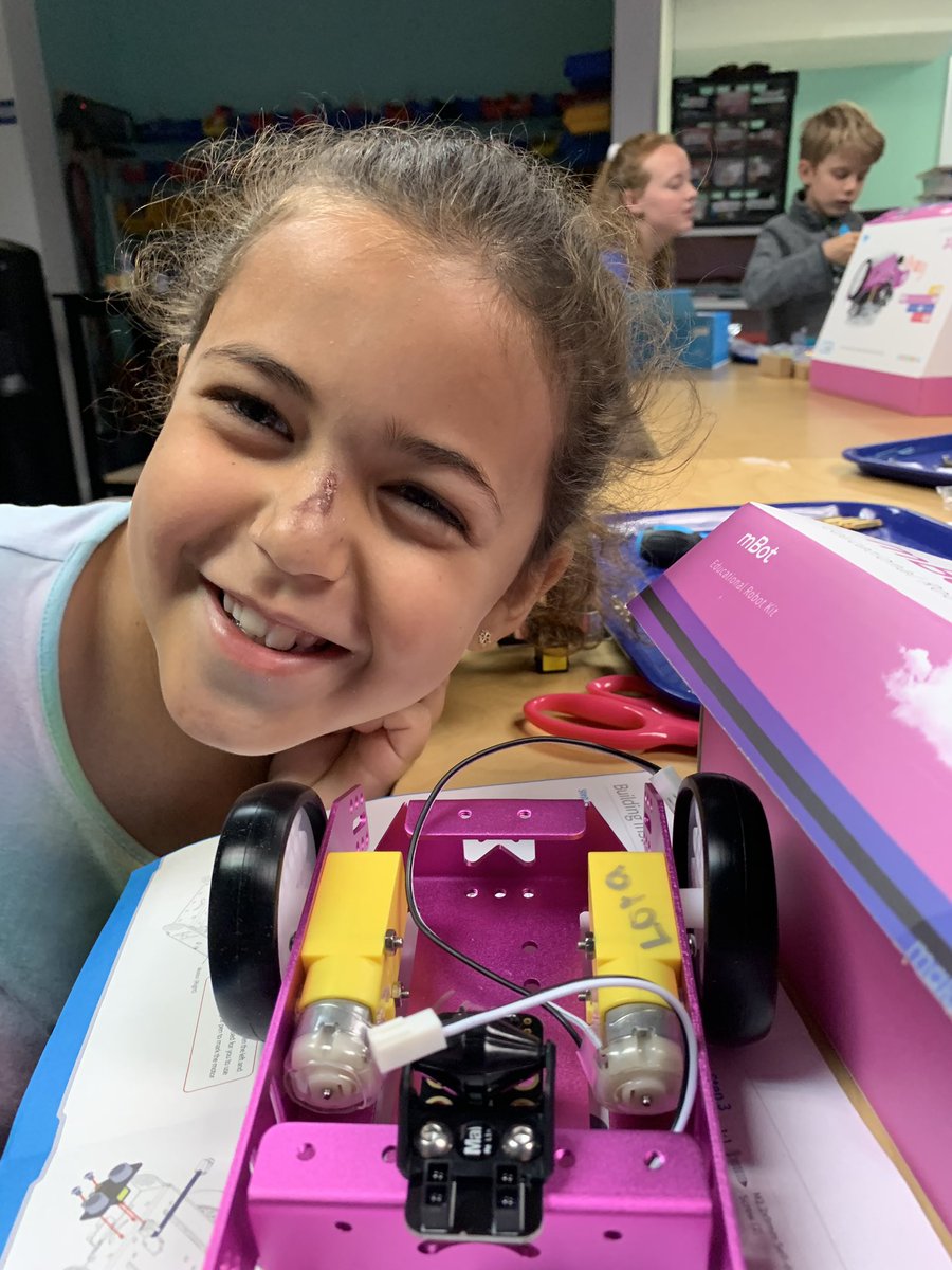 TheDigiCamp's tweet photo. Building our mBot robots @mBlock_cc in camp. https://t.co/v2X8AUGm0Y