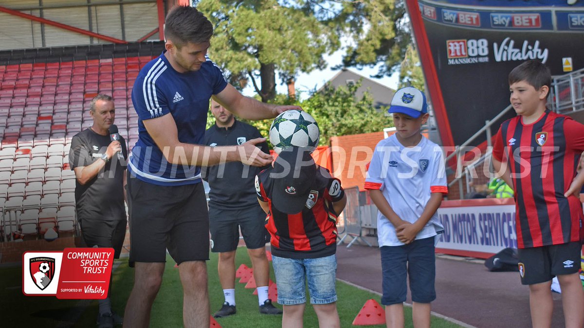 AFCBCommunity's tweet photo. JUNIOR CHERRIES - @JamieFreestyle was also teaching the Junior Cherries how to do some of his tricks! 

@AFCBusiness @PLCommunities https://t.co/K3jecCs7xb