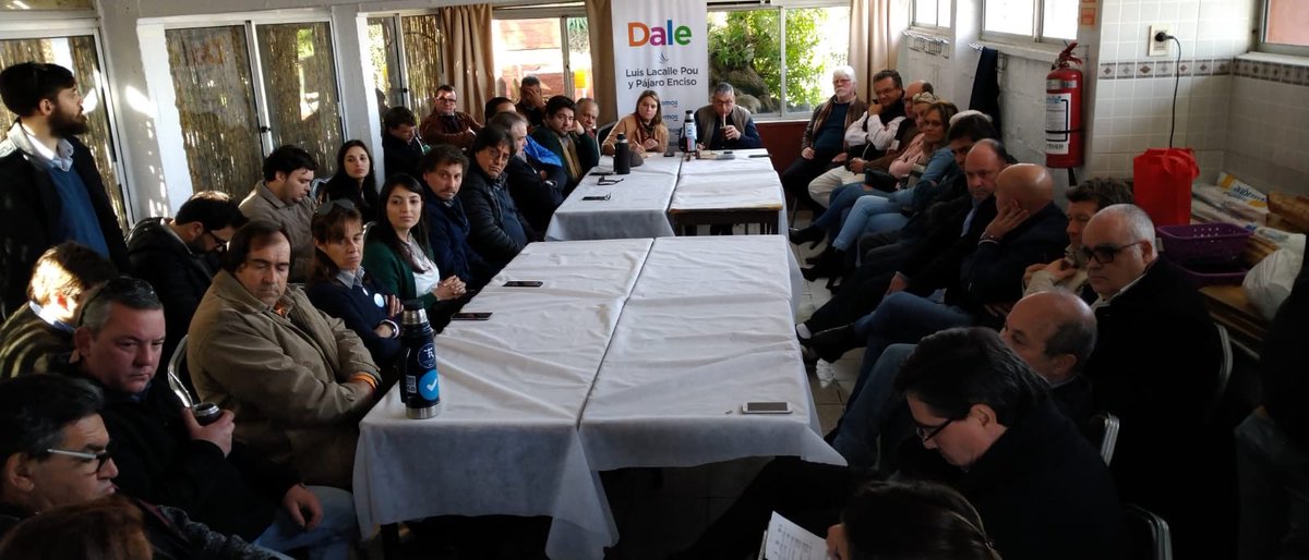 91valesuarez's tweet photo. Se llevó acabo ayer un encuentro nacional de Cabezas de lista que integran el sector DALE de @PajaroEnciso , reunidos de cara al futuro para seguir trabajando juntos por nuestra gente.
#lapasta262 🔹
#Noparamos #Seguimostrabajando
#FloridaCrececontigo ❕ https://t.co/DiURMGAfDl