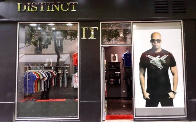 Un rappeur mais aussi un businessman Rohff à créé sa marque de vêtements nommé « Distinct » et son smartphone nommé « Surnaturel R500 » des business qui ce sont plutôt bien vendus