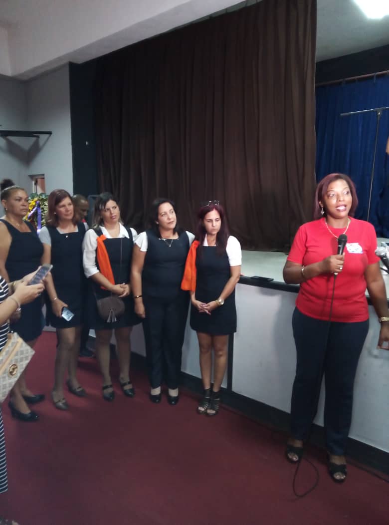 enarxislopez's tweet photo. Emotivo acto a los trabajadores del Centro de Telecomunicaciones Cotorro en la merecida entrega de la Bandera que los acredita como Colectivo Vanguardia Nacional 
@MayraArevich
@ETECSA_Cuba 
@etecsadtsur 
@MINCOMCuba https://t.co/sPDq0FI0XU