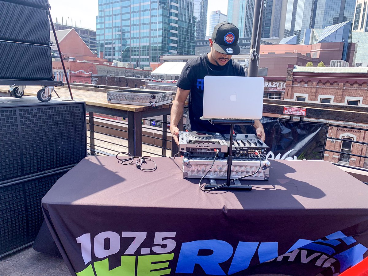 1075theriver's tweet image. send your requests for @DJReadyRob in between artists today! #RiverOnTheRooftop