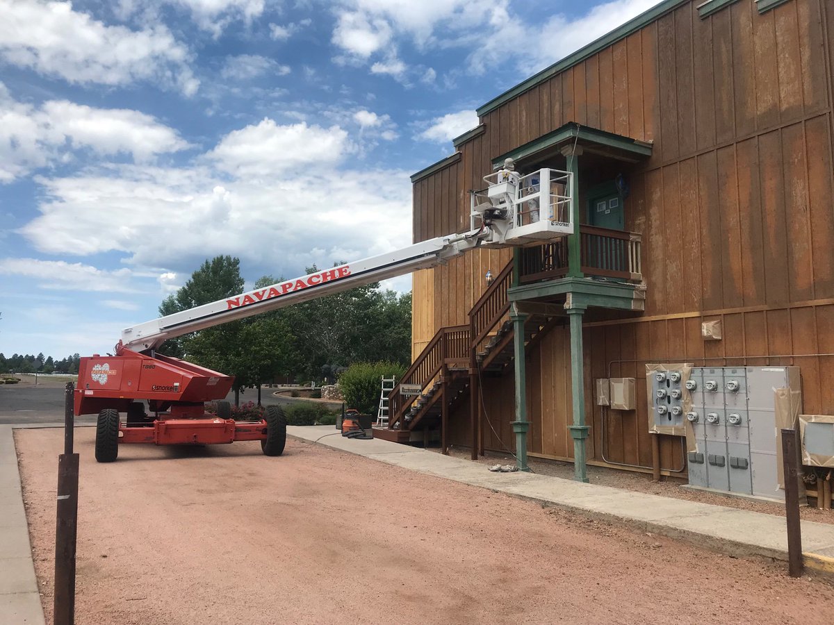 NinaSunshine's tweet photo. @WorldMark Every time we leave our room we have to walk under a crane where they are spraying paint https://t.co/kDcV150Ewz