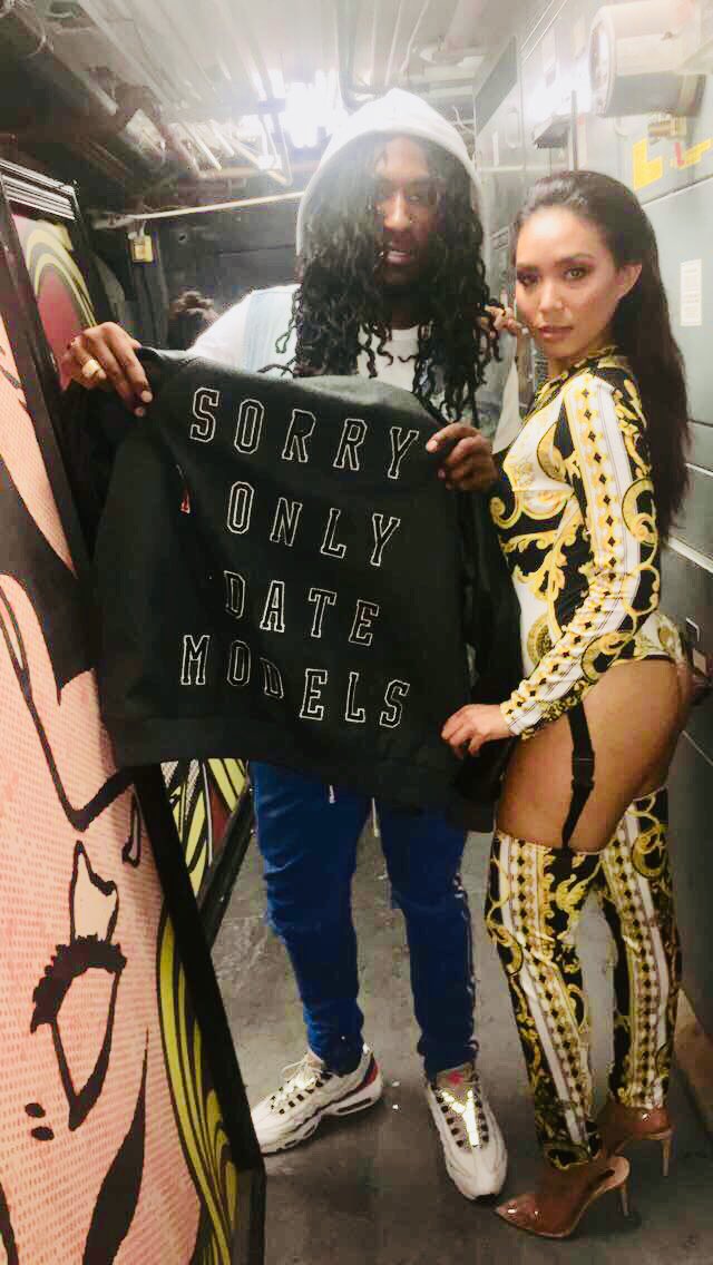 daroyalgod's tweet photo. Sorry I’m sticking to the models #models https://t.co/cQNimskAGA