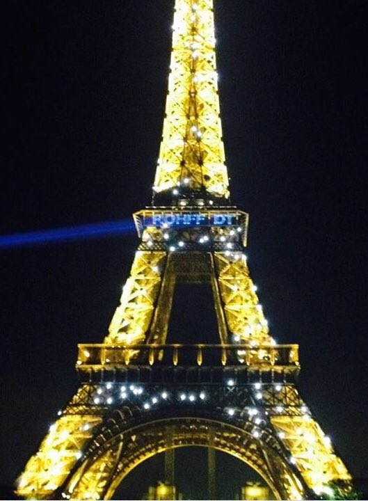 Image de Rohff afficher sur la Tour Eiffel en 2013  #Legende