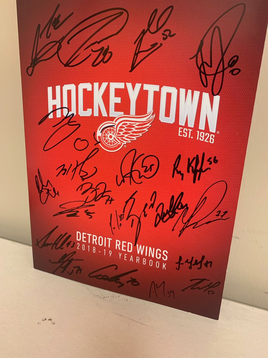These awesome Red Wings memorabilia (and more!) could be yours. Proceeds to support the J! Check it out: ebay.com/usr/jccdet?_tr…