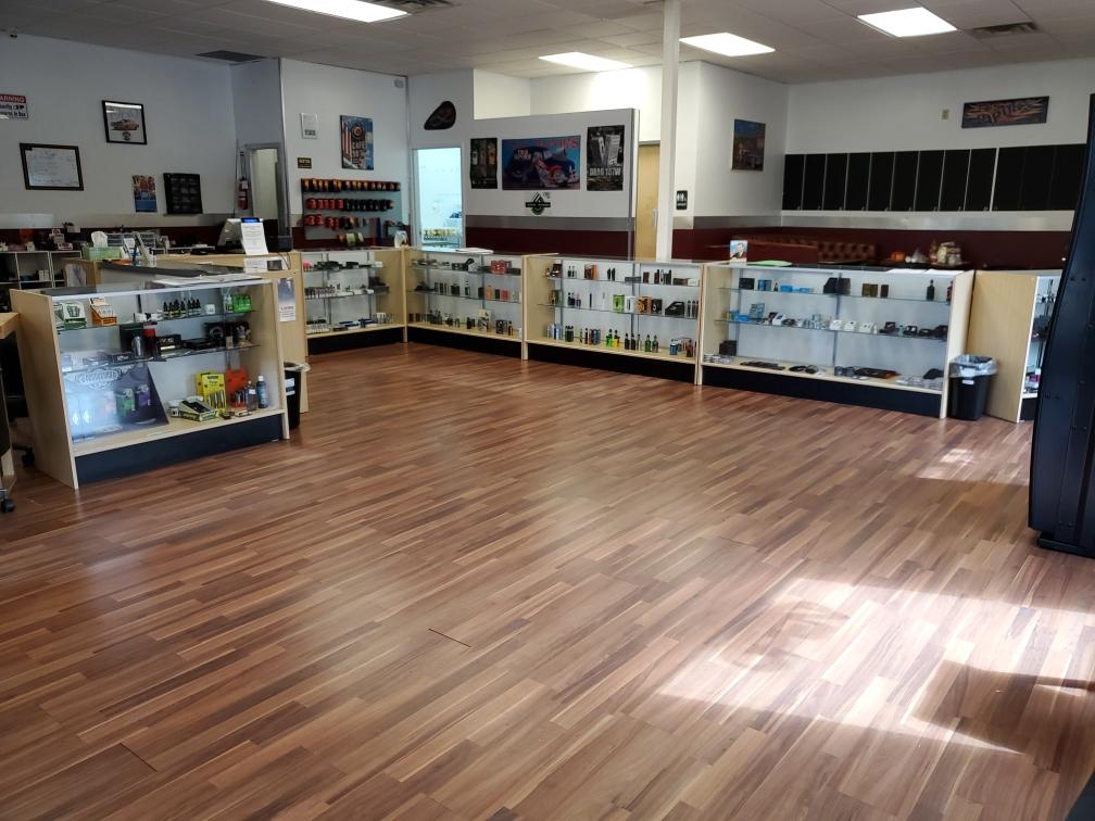 tandsvapors's tweet photo. Have you seen the new layout to the T&amp;S Vapors Riverside location?
If you haven't stop by and try one of our high quality e-liquids and a massive vape variety. https://t.co/jjZgwBKUUl