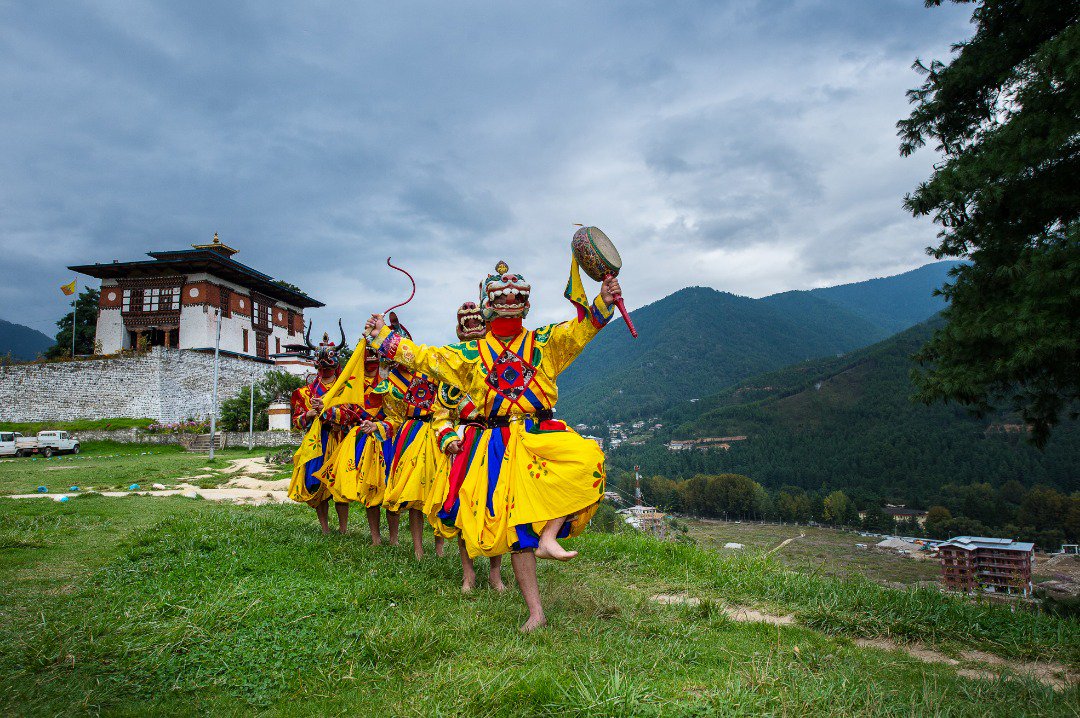 PatPatpat0809's tweet photo. འབྲུག་ཞེས་པའི་མིང་སྟོན་པ་ཙམ་གྱིས་མི་ཚོས་ས་ཐག་རིང་པོ་ཡིན་པ་དང་། ཧི་མ་ལ་ཡའི་ནང་ཚན་ཞིག་ཡིན་པ། རྫོང་ཆེན་པོ་རྙིང་པ་དཀར་པོ་ཡོད་པ། ཤིང་ནགས་གཙང་མ་སུ་ཞིག་ཀྱང་འགྲོ་མ་མྱོང་བའི་འཁོར་གཡུག་ཡག་པོ་ཡོད་པ། 

https://t.co/bluNL14cpx

#Bhutan
#himalaya
#India
#Tibet
#Tibetan
#travel
#Buddhism https://t.co/7WKAjBEH9x