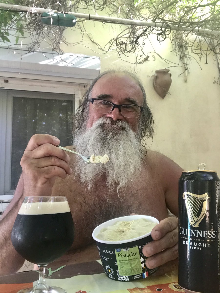 Cathare111's tweet photo. #Narbonne
Il a fait Chaud sur les Chantier malgré une température de 30 Degrés mais un vent chaud a soufflé et nous a desséché 😥
Faut que je me réhydrate 🤨
Une bonne #Glace de la Belle #Aude a la Pistache et une #Guinness Noire 😁
#labelleaude https://t.co/nJlPimxXhh