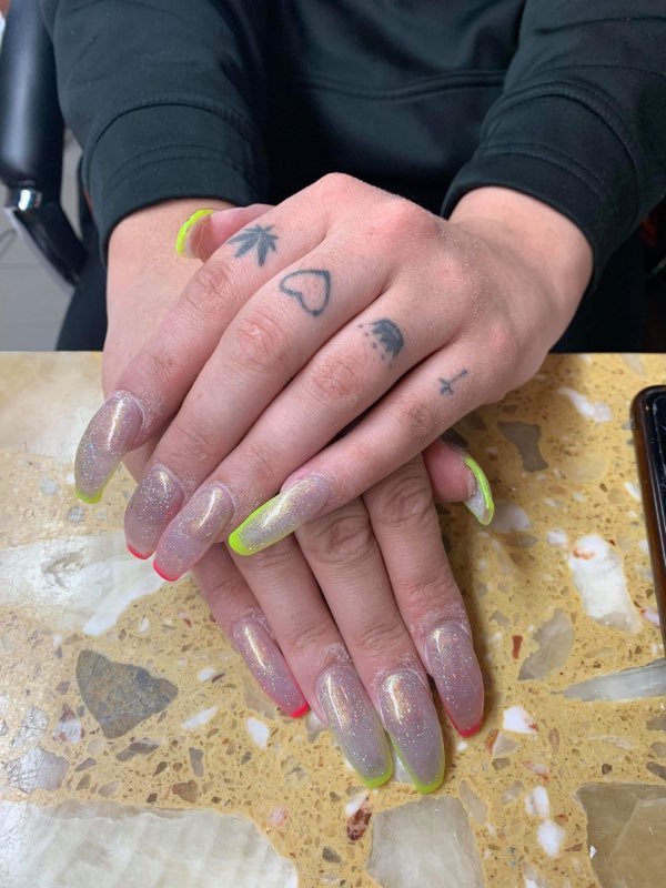 FairmountSpa's tweet image. What is your favorite summer look? Check out this summer nails art at @FairmountSpa and call us for a discount this week!