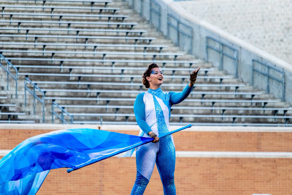 dcicolts's tweet photo. Watch us freeze Centerville, OH over at the Soaring Sounds Show!
•Warm Up - 6:15pm
•Perform - 8:31pm
🔥
🔺
❄️
#drumcorps #dci2019 #coltsdbc #colts2019 #whenhellfreezesover #icyhotband https://t.co/tfn9rbHlqo