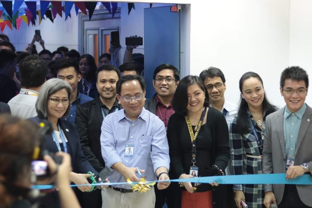 apcrams's tweet image. The APC #OrgFair2019 officially started today. Big thanks to our APC Admin at the Opening Ceremonies! 🇵🇭Congratulations to all orgs.🎉 If you haven't signed up, you have til Thurs.1 Aug 2019. Join a max.of 3 orgs &amp;amp; make your APC life better.#PiliPinoy #BeARam  📸 @bahaybombilya