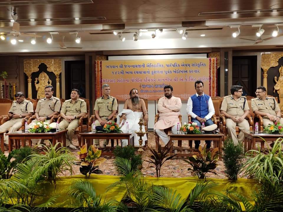 In pictures: Jagannath Mandir felicitates City Police Commissioner, Muslim MLAs for success of Rath Yatra 2019