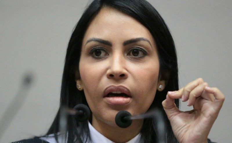 radiolabemba's tweet photo. @SuNoticiero Callese camarada, usted sabe muy bien que usted simpatiza con el gobierno y se hace la pendeja. 

RT @SuNoticiero: Solórzano: Maduro tiene cercada cualquier salida y posibilidad democrática en Venezuela https://t.co/UWDfRM9dmq https://t.co/qAsH5txRTx
