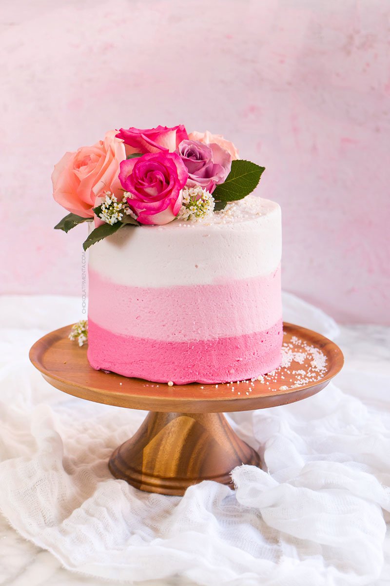 newscitymx's tweet photo. Receta de pastel: https://t.co/wDR5WkesqC
Se trata de un postre femenino y dulce, a base de un pan de vainilla, decorado con rosas hechas de betún. https://t.co/CsbIwOfwUk