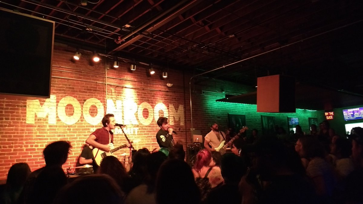 AmericaSucceeds's tweet image. Looking for some cool sound to rock out to? That's definitely @Weathersband. Find out what makes them special on our #GratefulEd blog review.

buff.ly/2jXg9dP