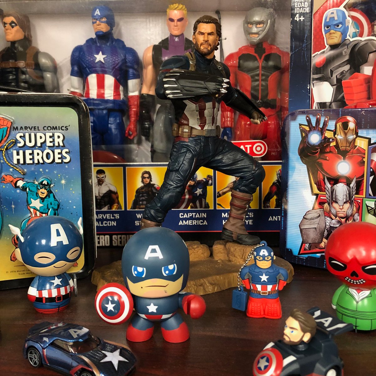 happy2badad's tweet photo. A person I don't even know, reached out to me because she's a @ChrisEvans fan &amp; just saw stories about Damon &amp; Chris. She asked for my address &amp; I received this letter &amp; Chris statue from Infinity Wars. Fits in well with all my other Cap stuff I have for Damon #GetThatManAShield https://t.co/HEUDUWhLQD
