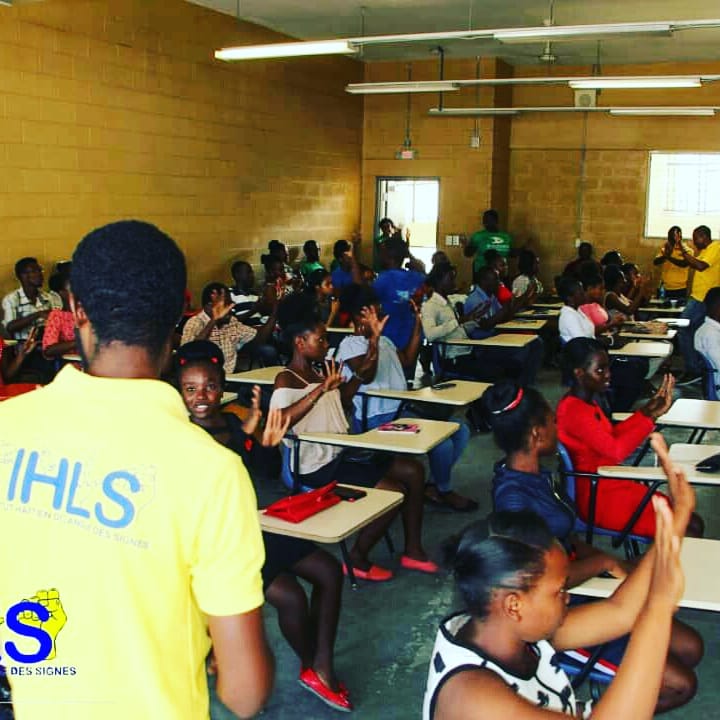 BlezSalam's tweet photo. J'ai suivi une formation d'initiation en langue des signes avec @AhemIfmsaHaiti via l'Institut haïtien en langue des signes (IHLS) . Ce fut une expérience incroyable, pleine de volonté et de motivation. 
@AhemIfmsaHaiti  #Haiti
#medlife #ihls https://t.co/nrOuaIxHBY