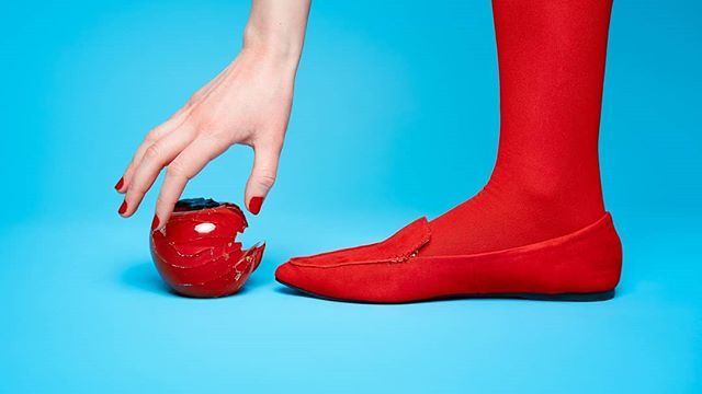 Broken Things 
Concept & Photography: @erikmarcinkowski 
#blue #colourful #red
#RedNails #redapple #apple #glassapple #brokenglass #glass #smashed #grabbing #Fashion #photography #commercialphotography #redshoes